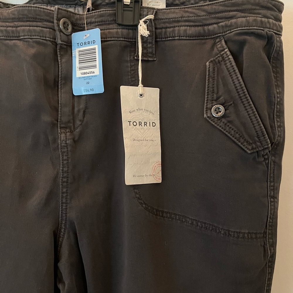 Torrid Dark Gray Capris - Picture 4 of 4